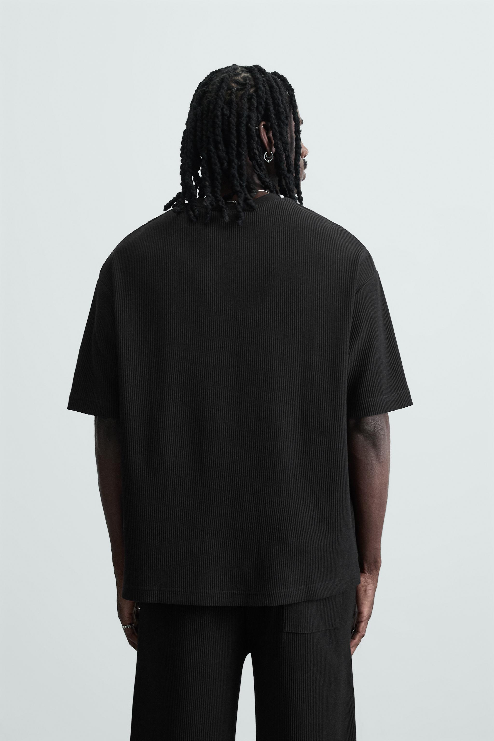 VERTICAL TEXTURED T-SHIRT